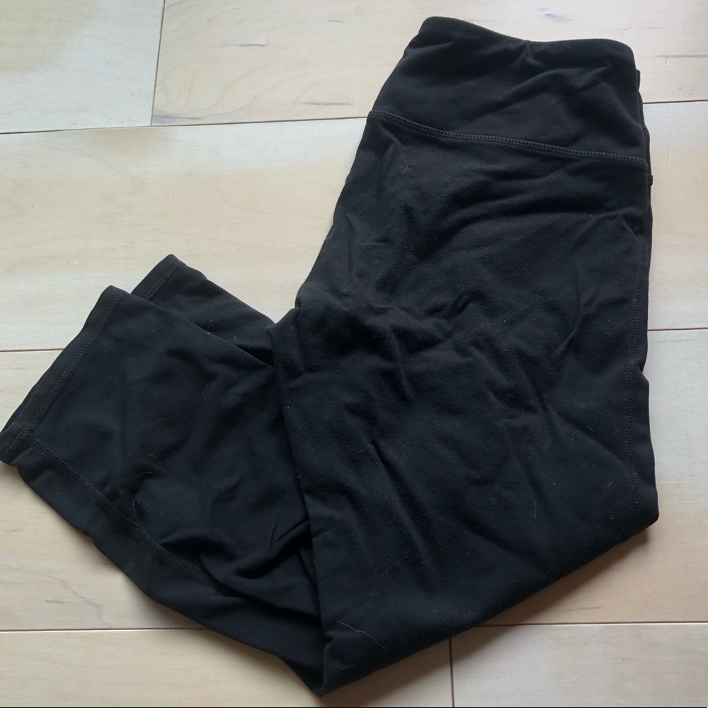 Black Athleta Cropped Leggings